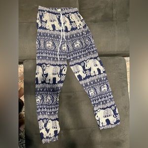 Printed blue pants